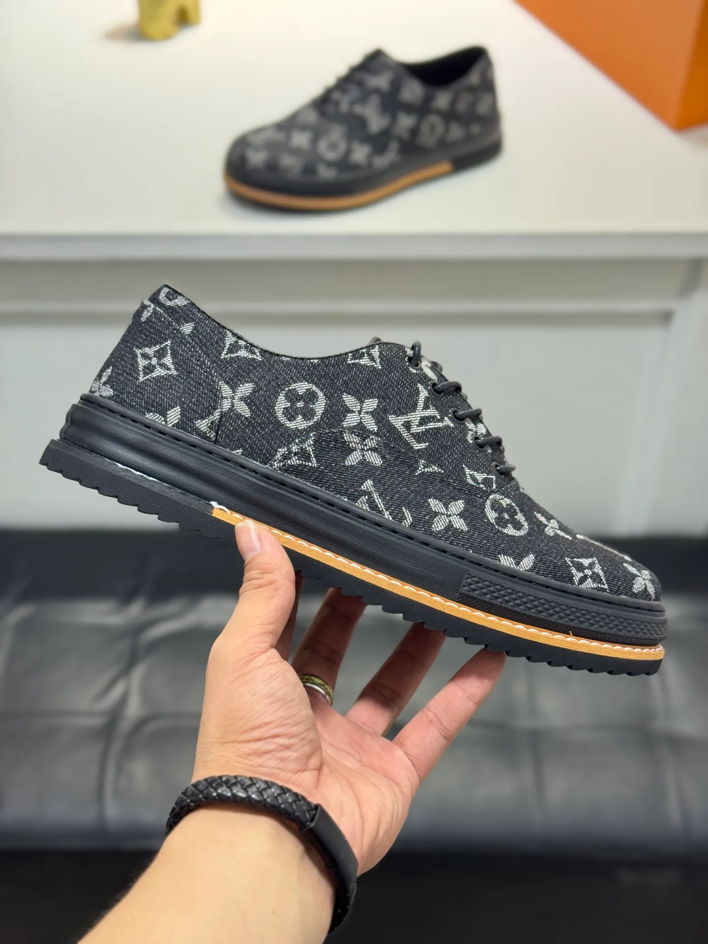 Men's shoes 💰400 [New style] 🌂🌂Top original order - Louis Vuitton®️ Trendy and fashionable yet low-key men's casual shoes, LV special fabric pattern on the upper, comfortable and breathable, sheepskin lining, original rubber outsole, 3 colors available ~ a must-have for sportsmen. Size: 38-44 (45 customized